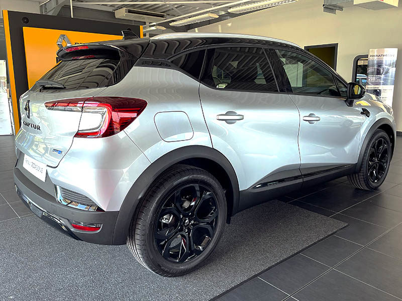 à vendre Renault Captur Hybride 145