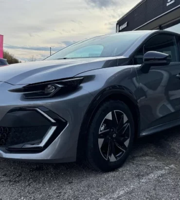 Clio VI hybride 160 Techno 1