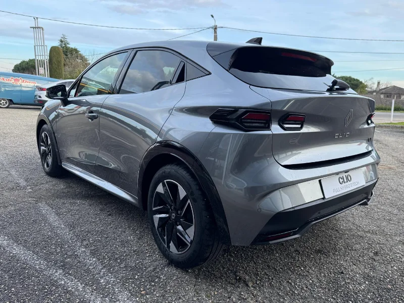 Clio VI hybride 160 Techno 6