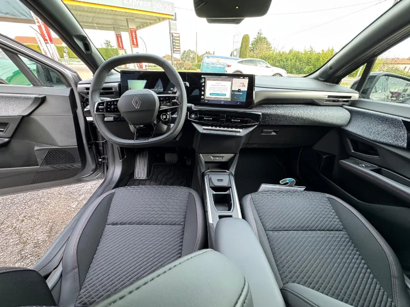 Clio VI hybride 160 Techno 9